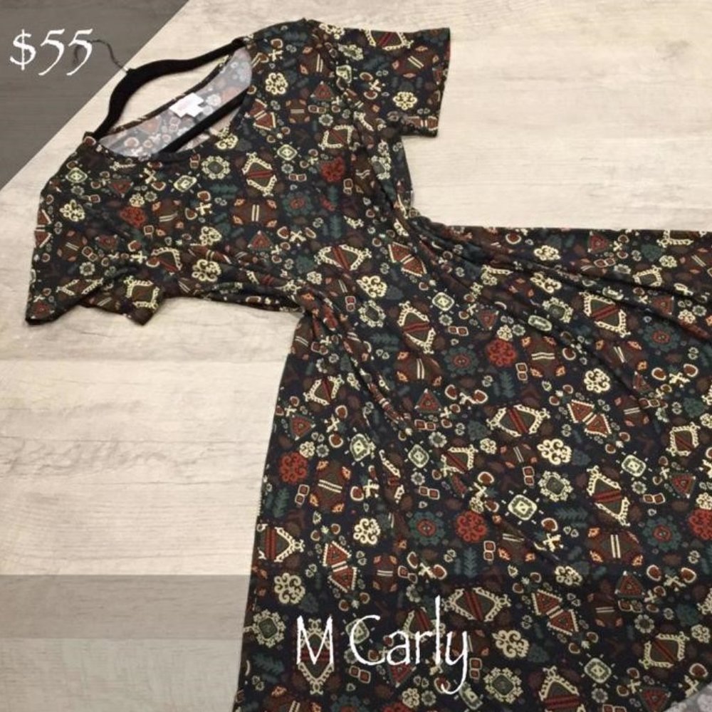 Lularoe CARLY Swing Dress ~ Size Medium~ New with tags